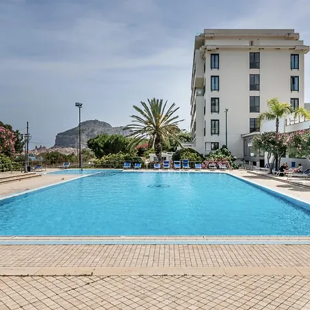 Ξενοδοχείο Hotiday Cefalù