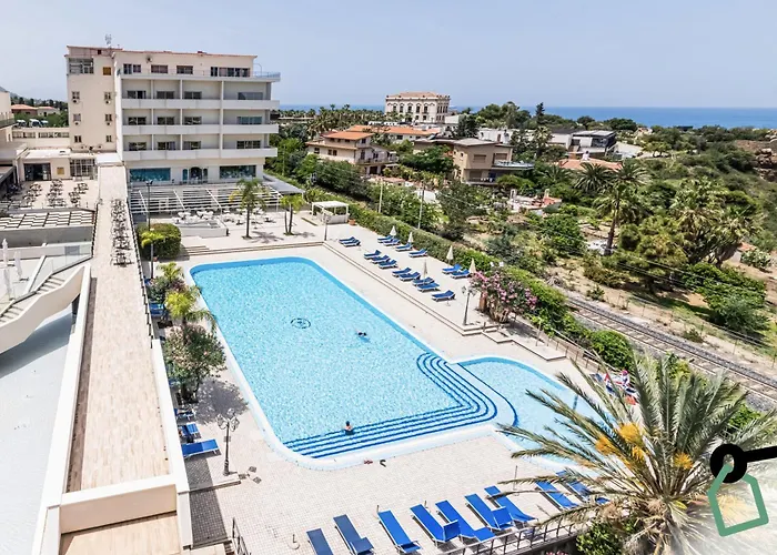 Hotel Hotiday Cefalù