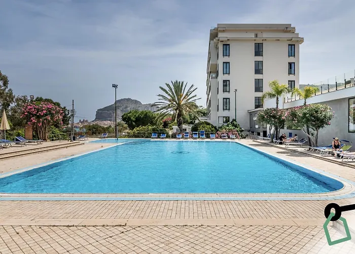 Hotel Hotiday Cefalù