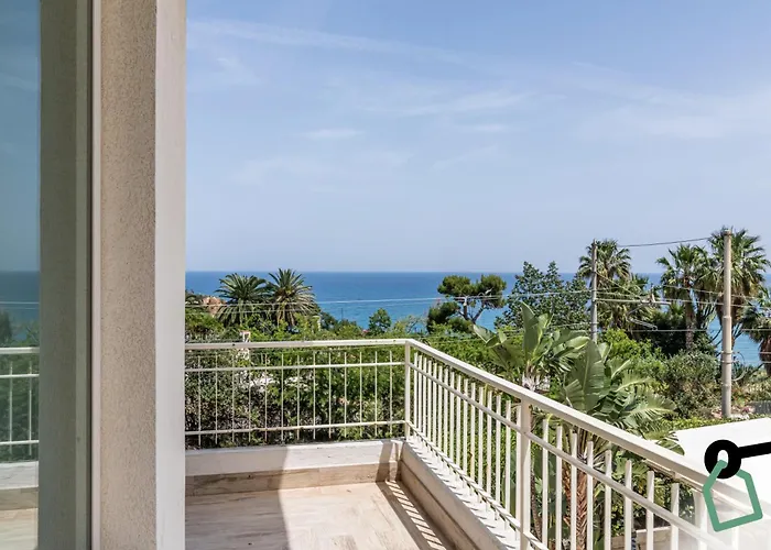 Hotiday Szálloda 3*